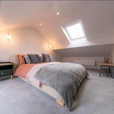 Recently Refurbished Home. Poulton-le-Fylde エクステリア 写真