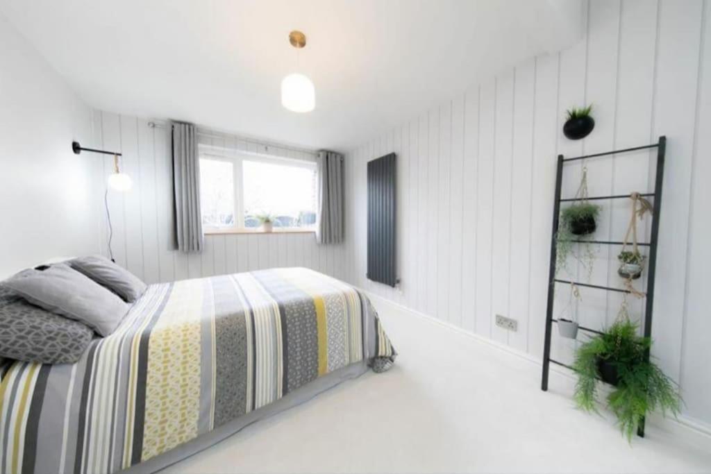 Recently Refurbished Home. Poulton-le-Fylde エクステリア 写真
