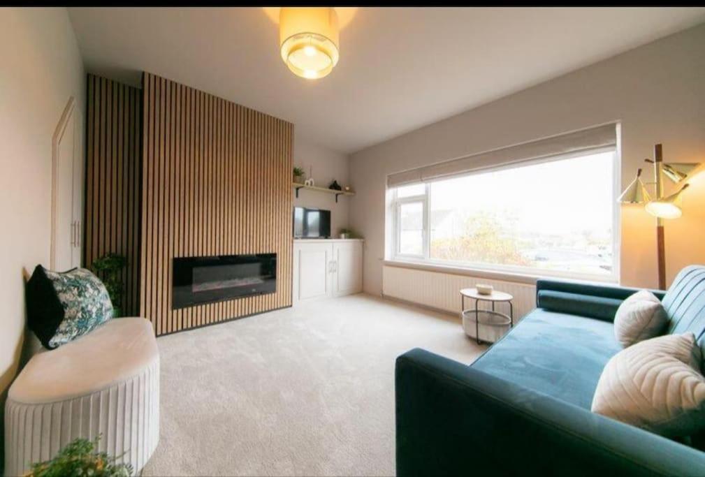Recently Refurbished Home. Poulton-le-Fylde エクステリア 写真