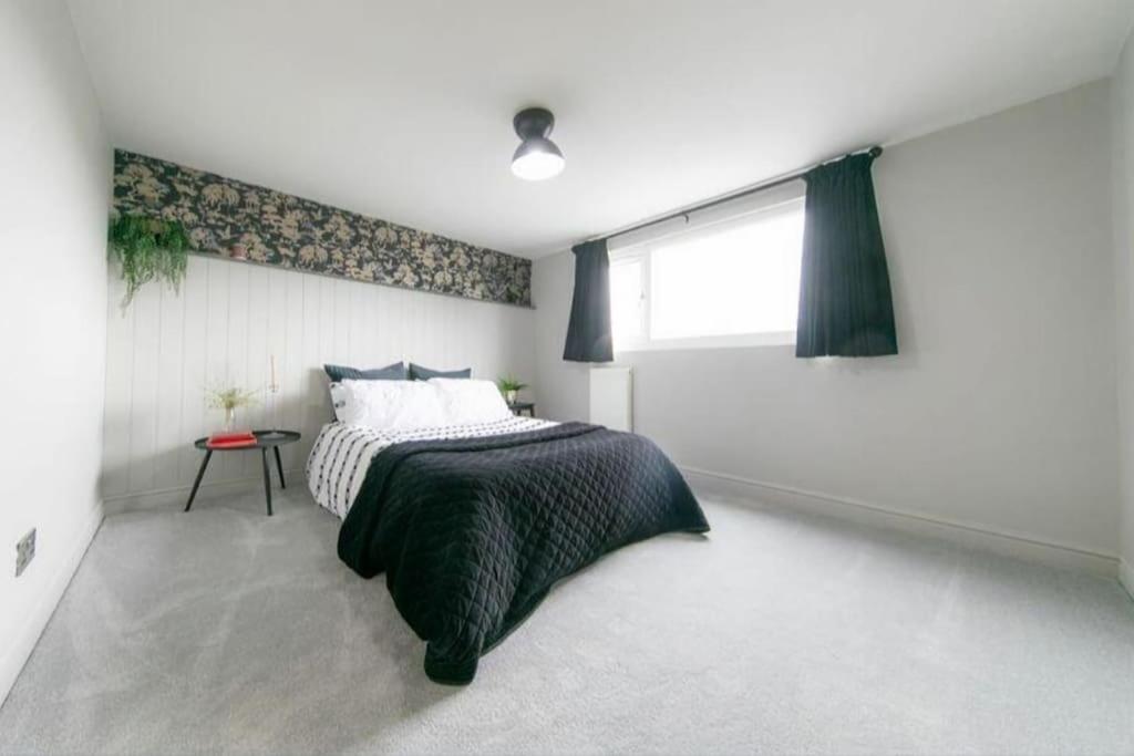 Recently Refurbished Home. Poulton-le-Fylde エクステリア 写真