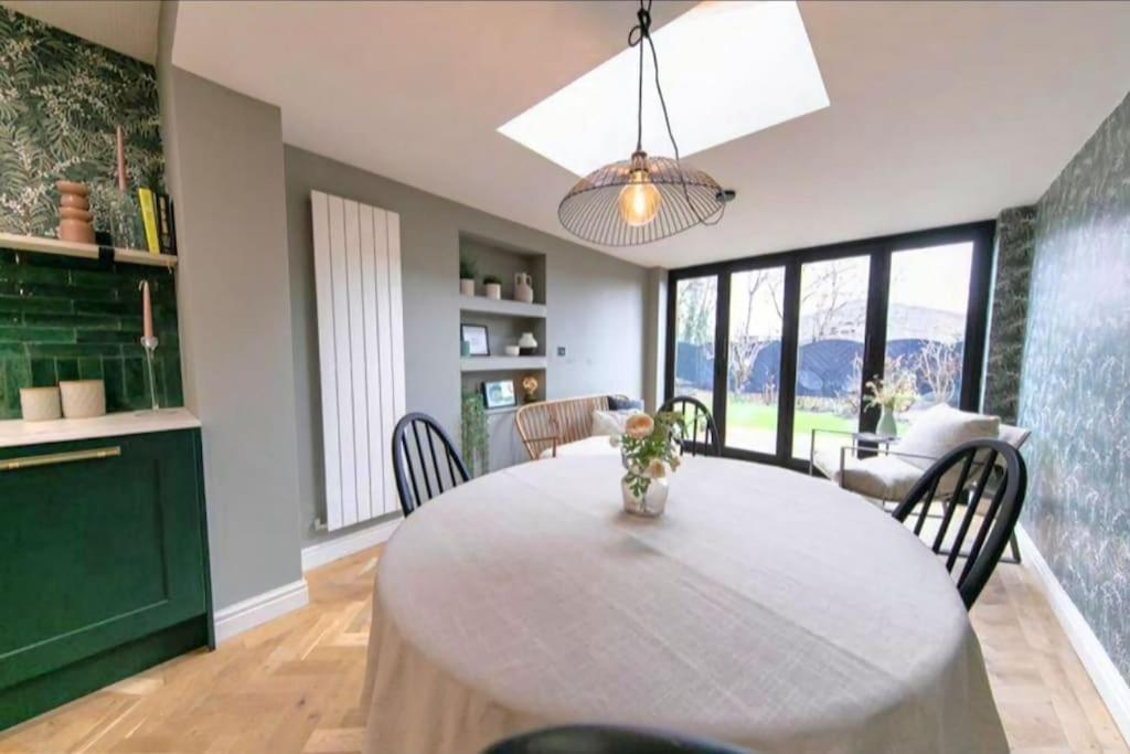Recently Refurbished Home. Poulton-le-Fylde エクステリア 写真