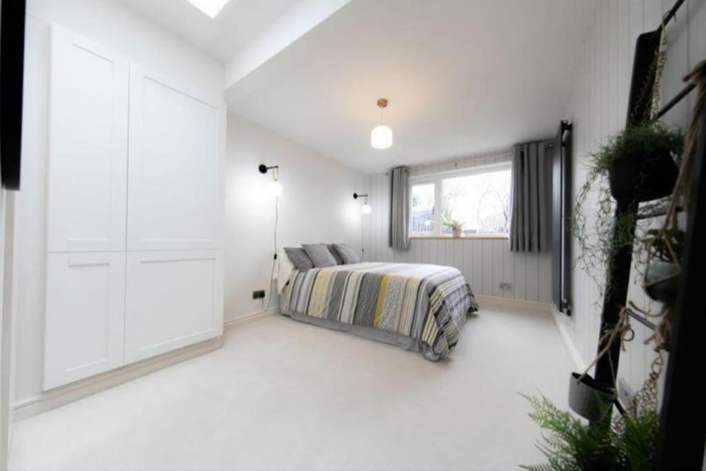 Recently Refurbished Home. Poulton-le-Fylde エクステリア 写真