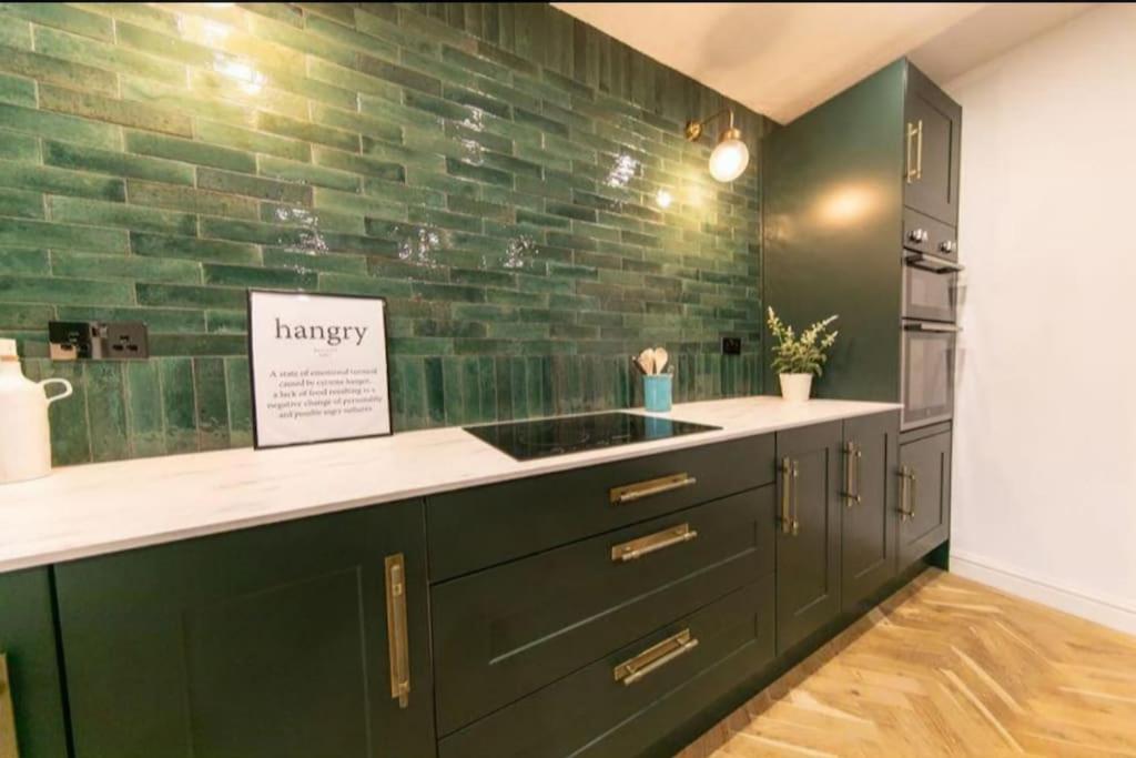Recently Refurbished Home. Poulton-le-Fylde エクステリア 写真